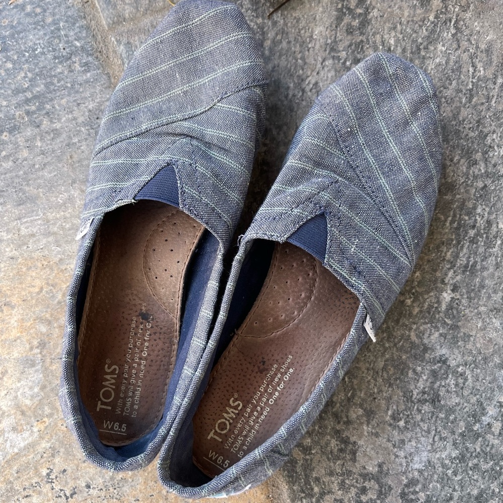 Toms Light Blue